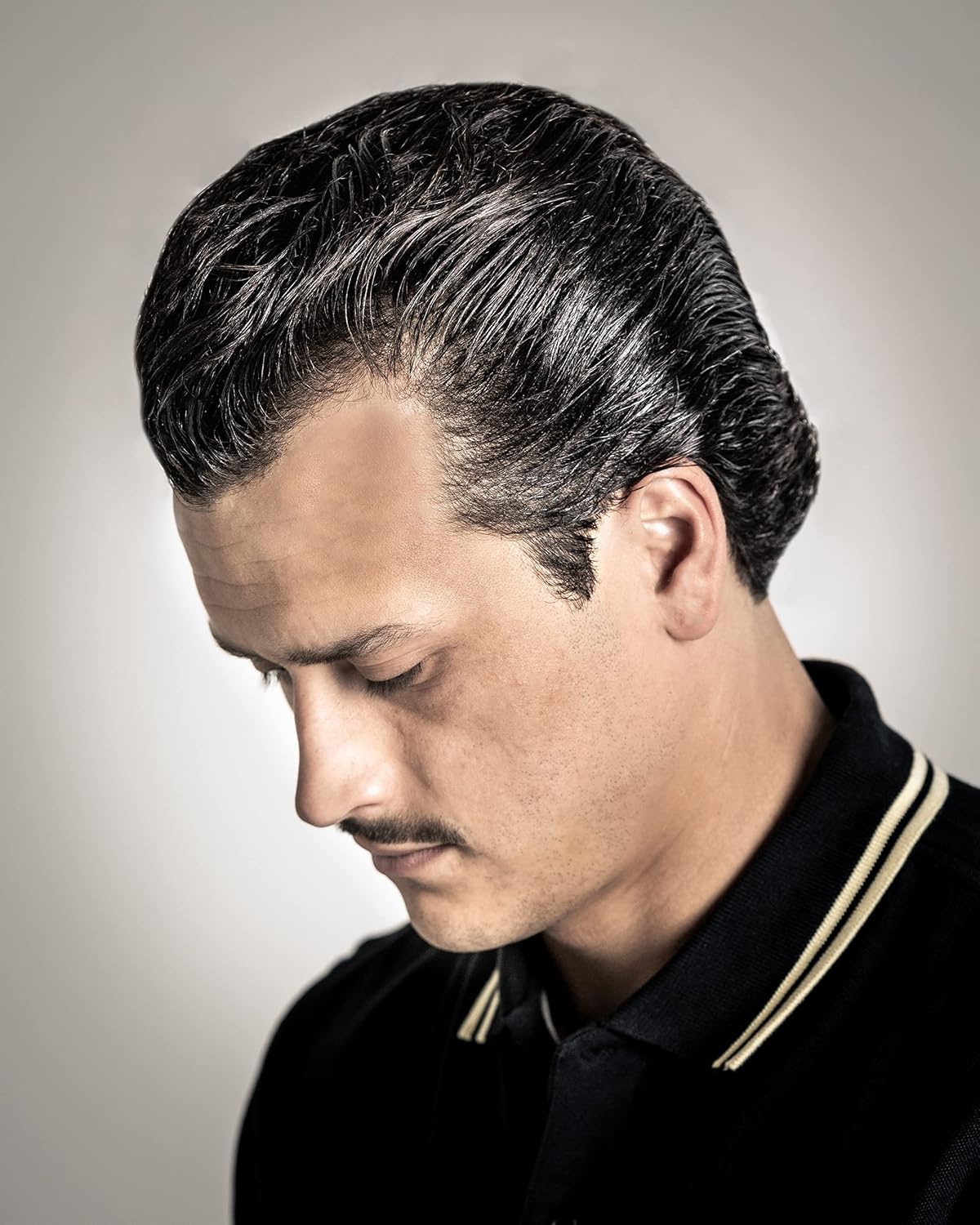 Suavecito Oil Based Pomade 3 Oz Tin Can - Original Scent Hair Styling Long Lasting Hold, Healthy High Shine, for All Hair Types - Smooth Slickback to Pompadour Rockabilly Style Grease