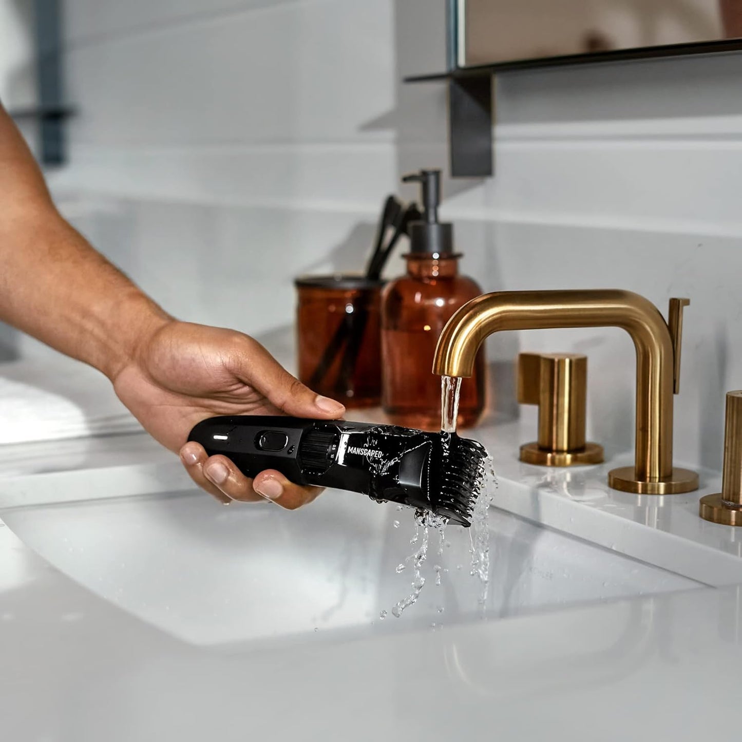 MANSCAPED® the Beard Hedger® Advanced Kit Includes Our Premium Precision Beard & Mustache Trimmer, Hydrating Shampoo, Softening Conditioner, Moisturizing Oil & Facial Hair Comb