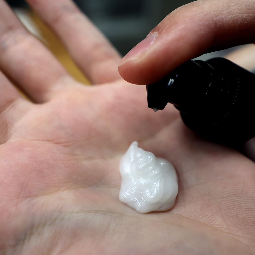 Uppercut Deluxe Control Cream for Men, Medium Hold for Frizz and Curl Control, Conditioning Hair Cream with a Natural Finish, Suitable for Straight and Curly Hair 4.0 Oz /120Ml