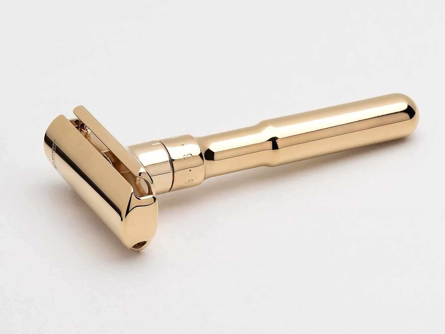 FUTUR 702 Adjustable Double Edge Safety Razor - Bright Gold, Adjustable Razor with Dial, Made in Germany, Plastic-Free, Snap-On Cap Design, Straight Bar
